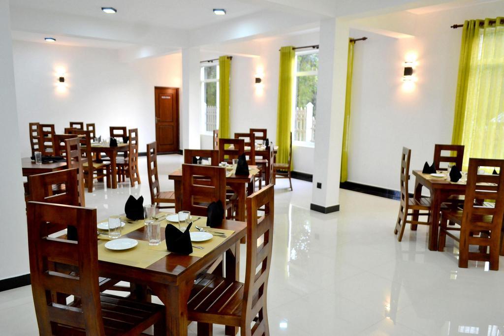 Pivisuma Dambulla Hotel Buitenkant foto